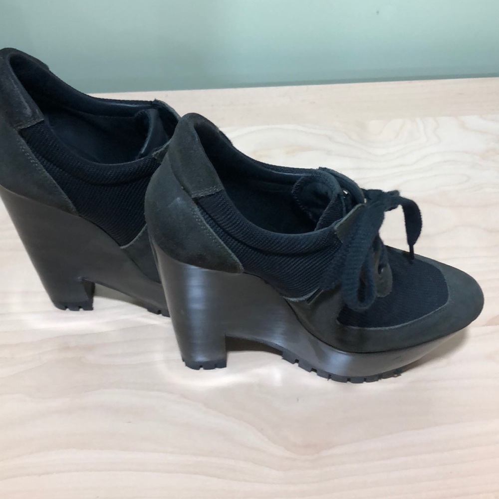 Shoes - Picture 2 of 5